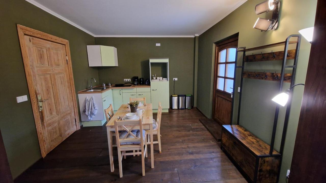 Liebevoll Sanierte Altbauwohnung Waldsieversdorf エクステリア 写真