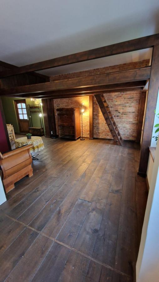Liebevoll Sanierte Altbauwohnung Waldsieversdorf エクステリア 写真