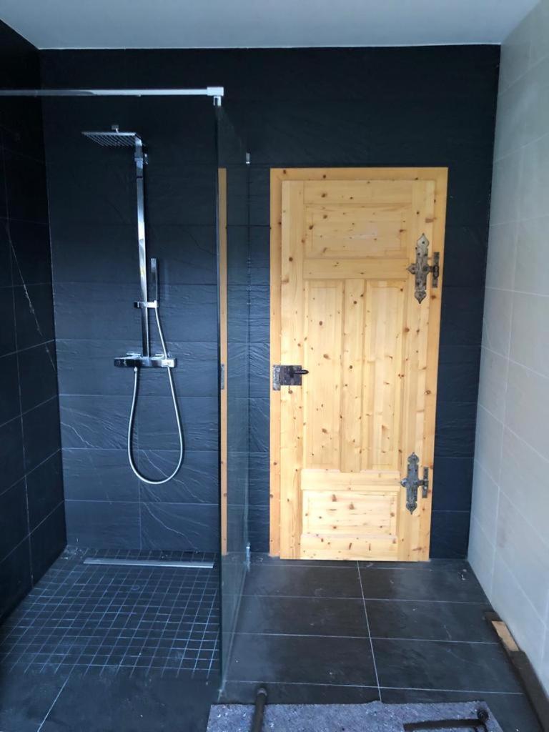 Liebevoll Sanierte Altbauwohnung Waldsieversdorf エクステリア 写真